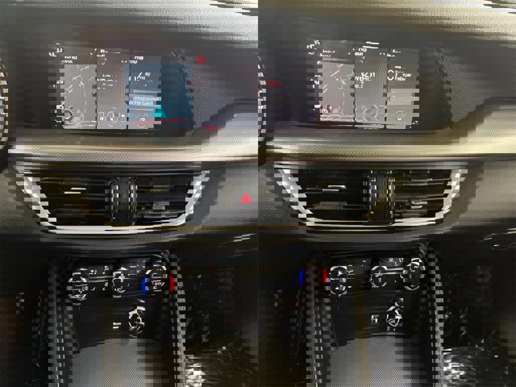 Used 2022 Alfa Romeo Stelvio Veloce image 23