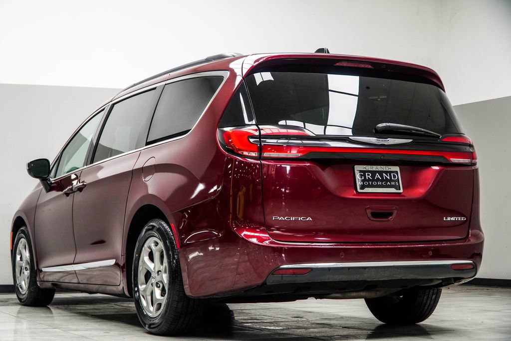 Used 2023 Chrysler Pacifica Limited FWD image 10