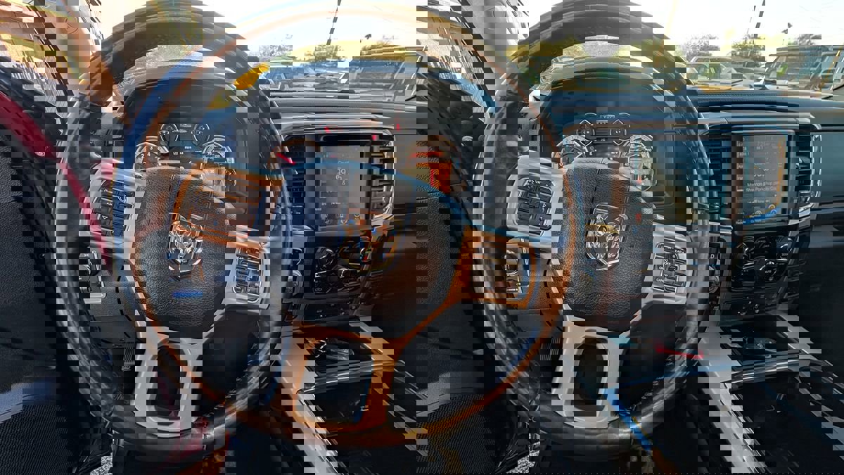 Used 2014 RAM 1500 Laramie w/ Convenience Group image 14