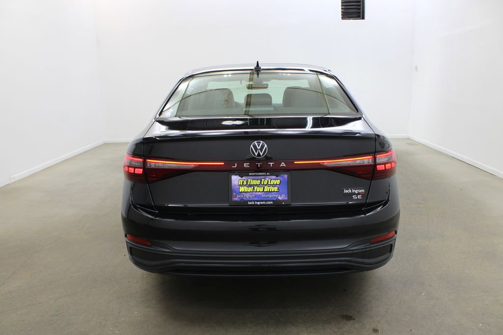 New 2026 Volkswagen Jetta SE image 4