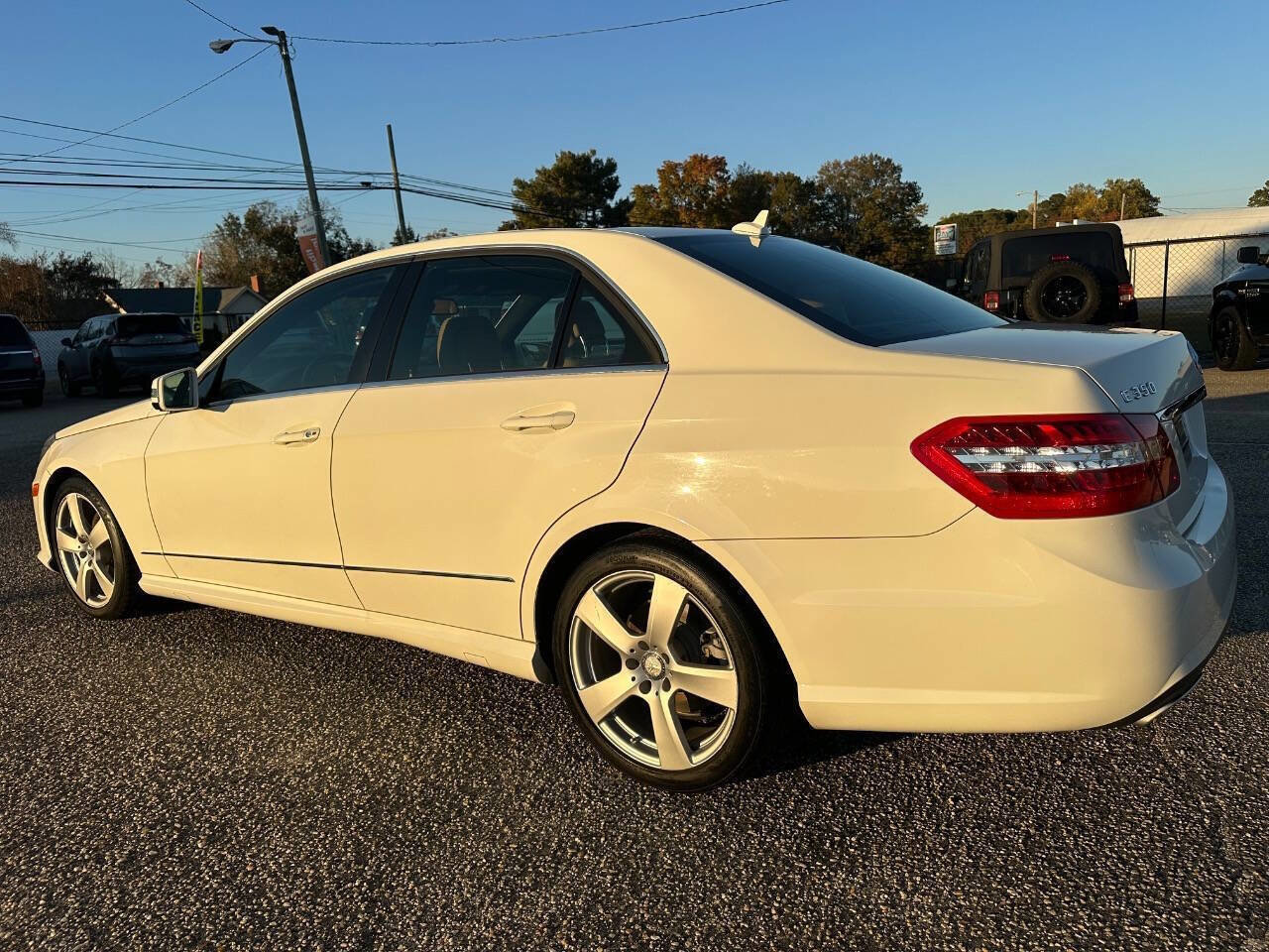 Used 2011 Mercedes-Benz E 350 4MATIC Sedan image 18