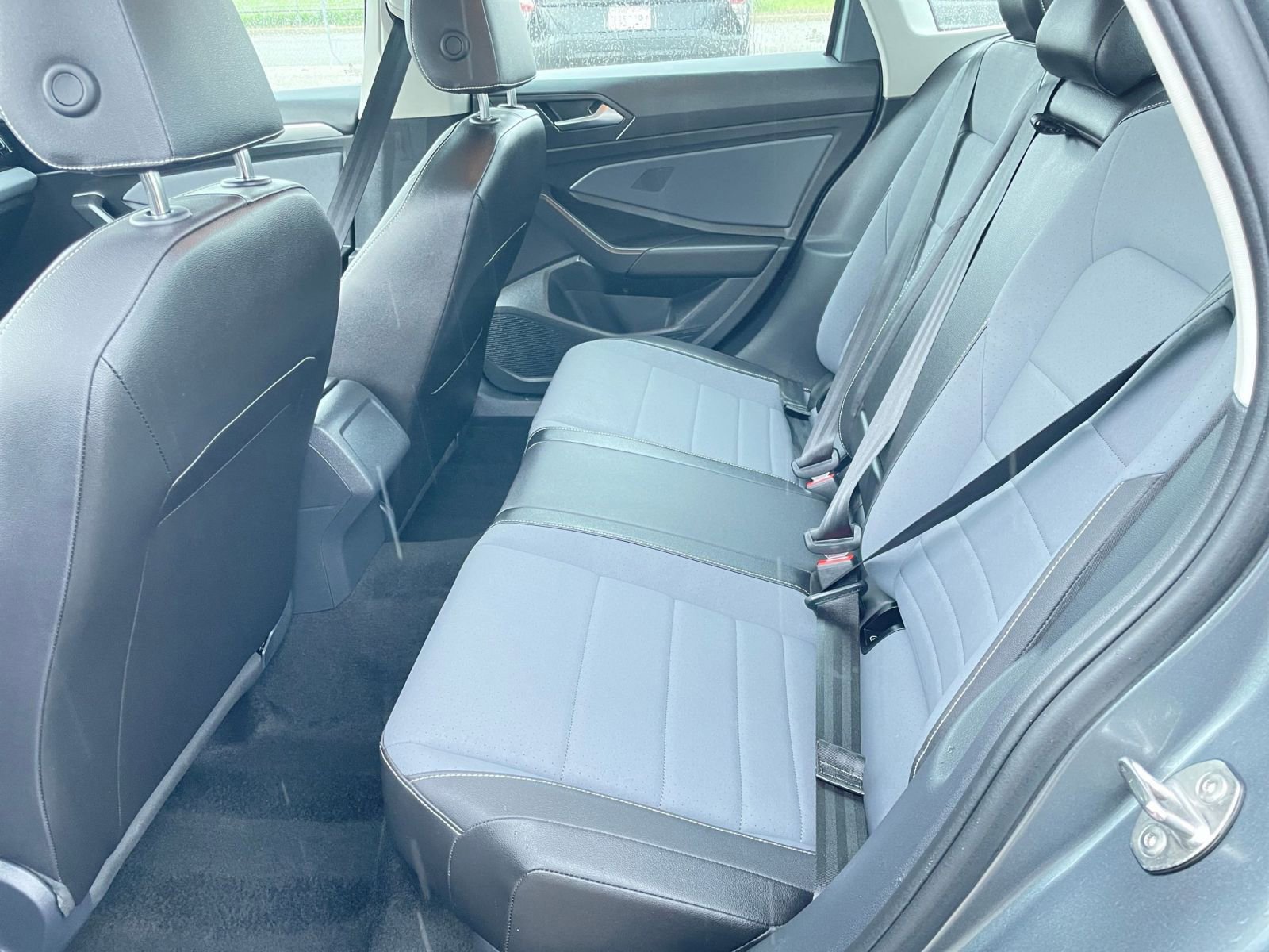 Used 2025 Volkswagen Jetta SE image 25