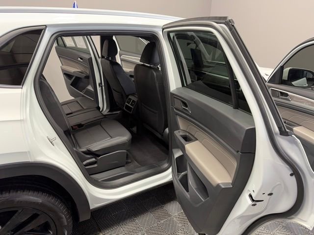 Used 2022 Volkswagen Atlas Cross Sport SE image 23