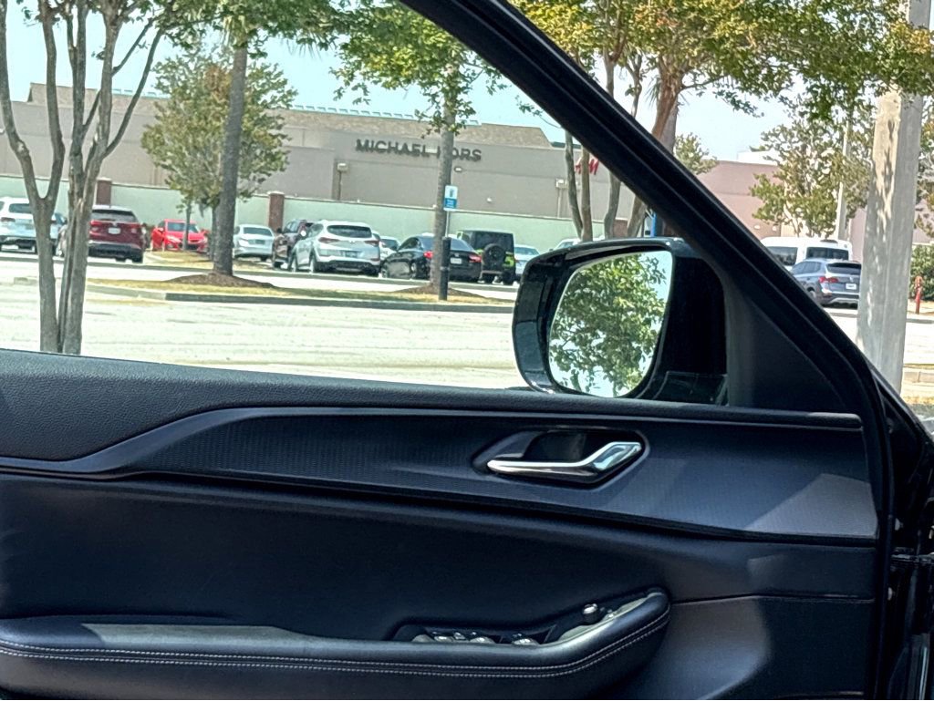 Used 2024 Jeep Grand Cherokee Altitude AWD/4WD image 6