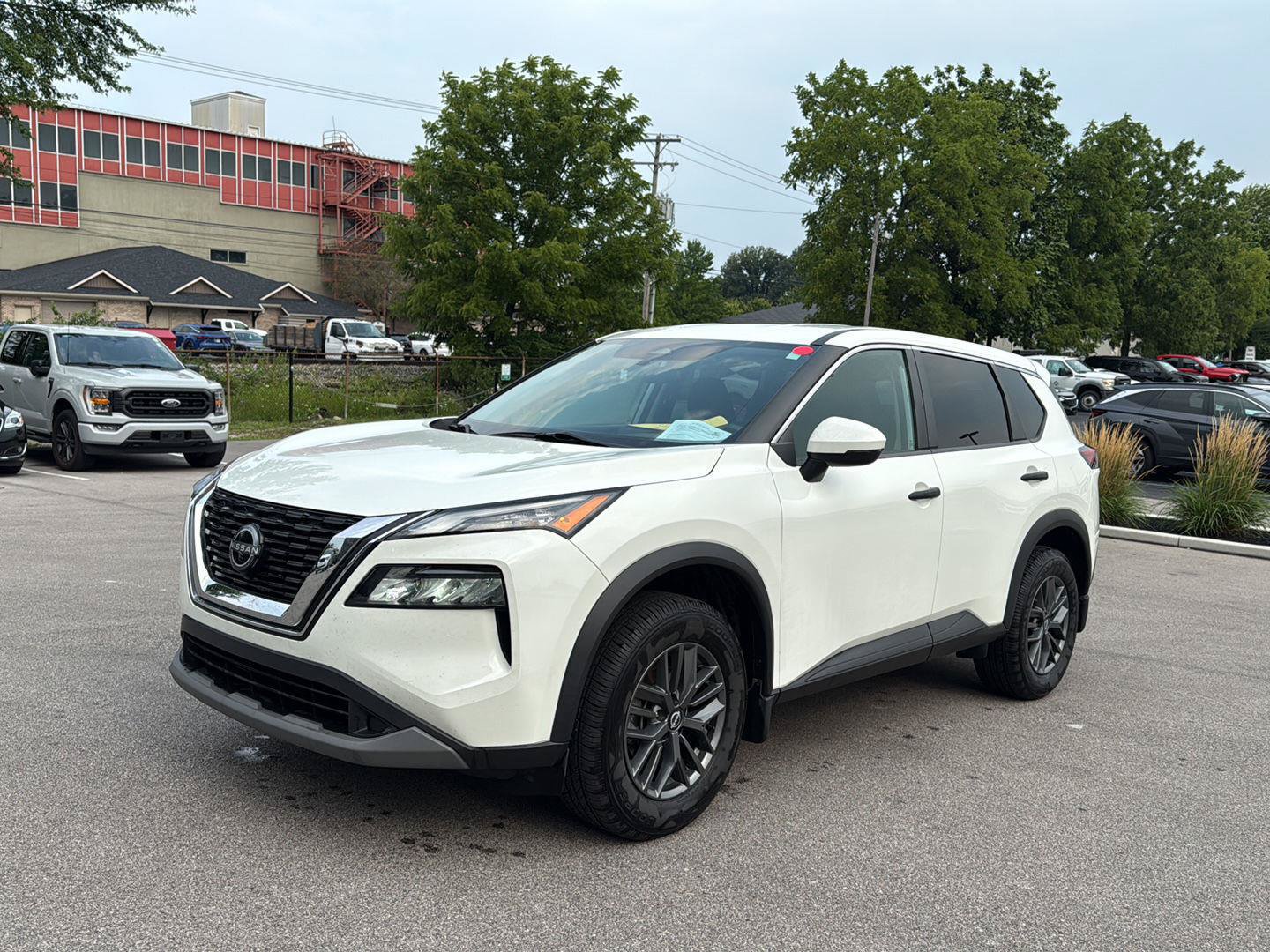 Used 2022 Nissan Rogue S FWD image 7