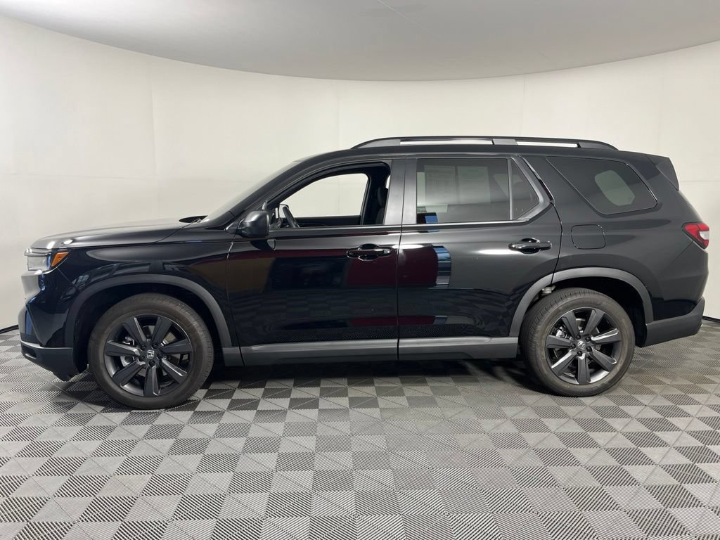 Certified 2025 Honda Pilot Sport image 2