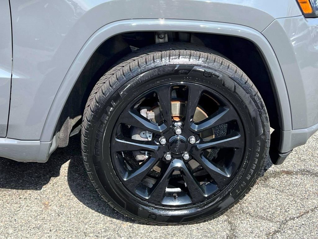 Certified 2019 Jeep Grand Cherokee Altitude image 10
