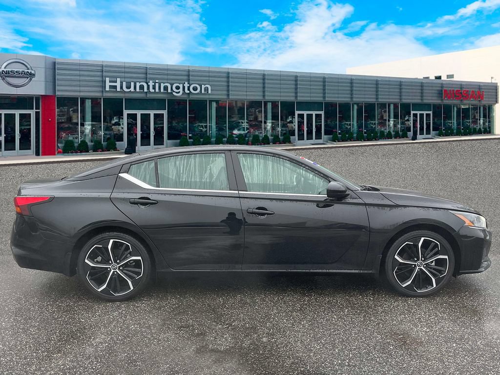 Certified 2025 Nissan Altima 2.5 SR FWD image 5