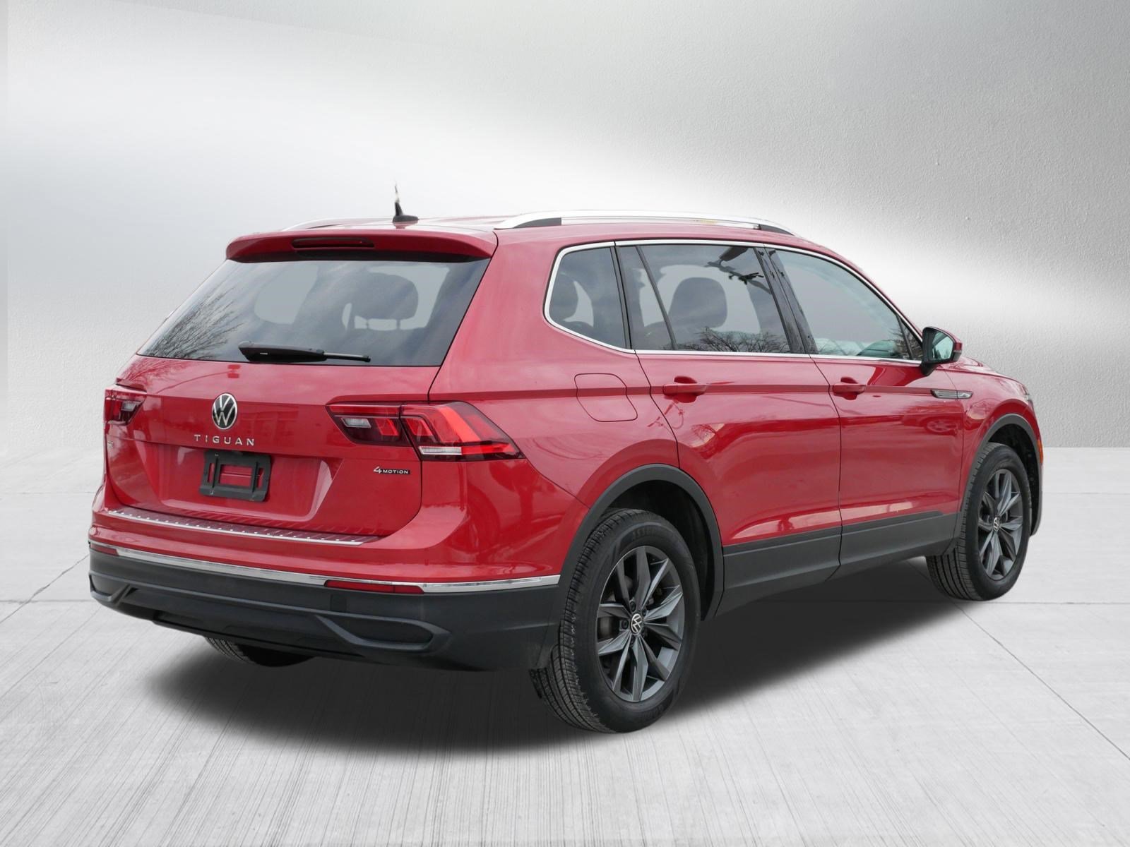 Used 2022 Volkswagen Tiguan SE image 7