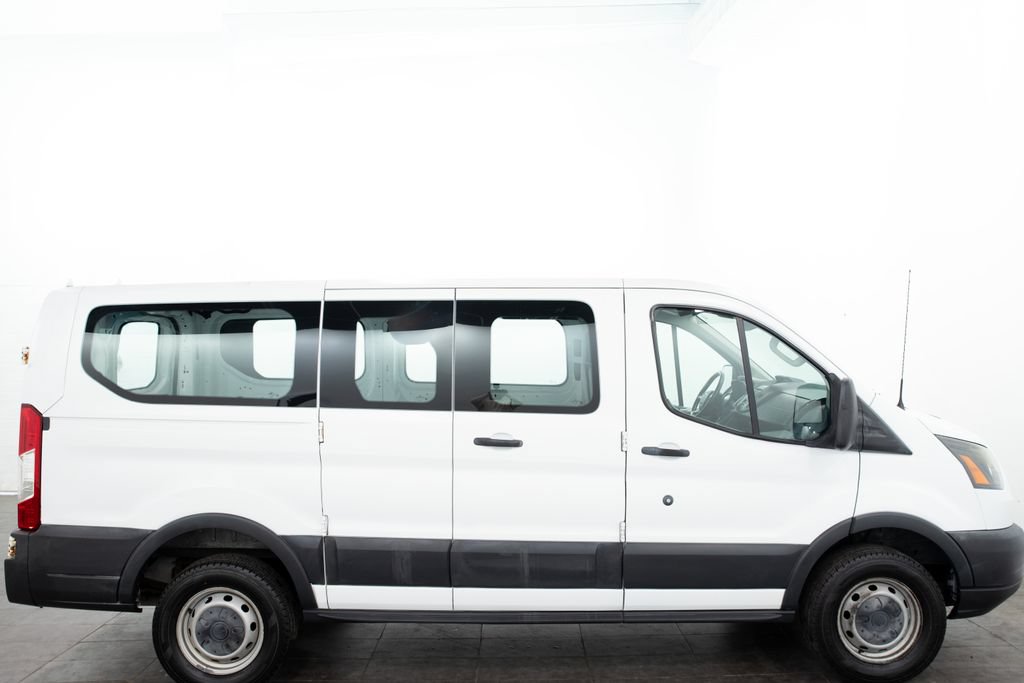 Used 2016 Ford Transit 250 130 Low Roof RWD image 11