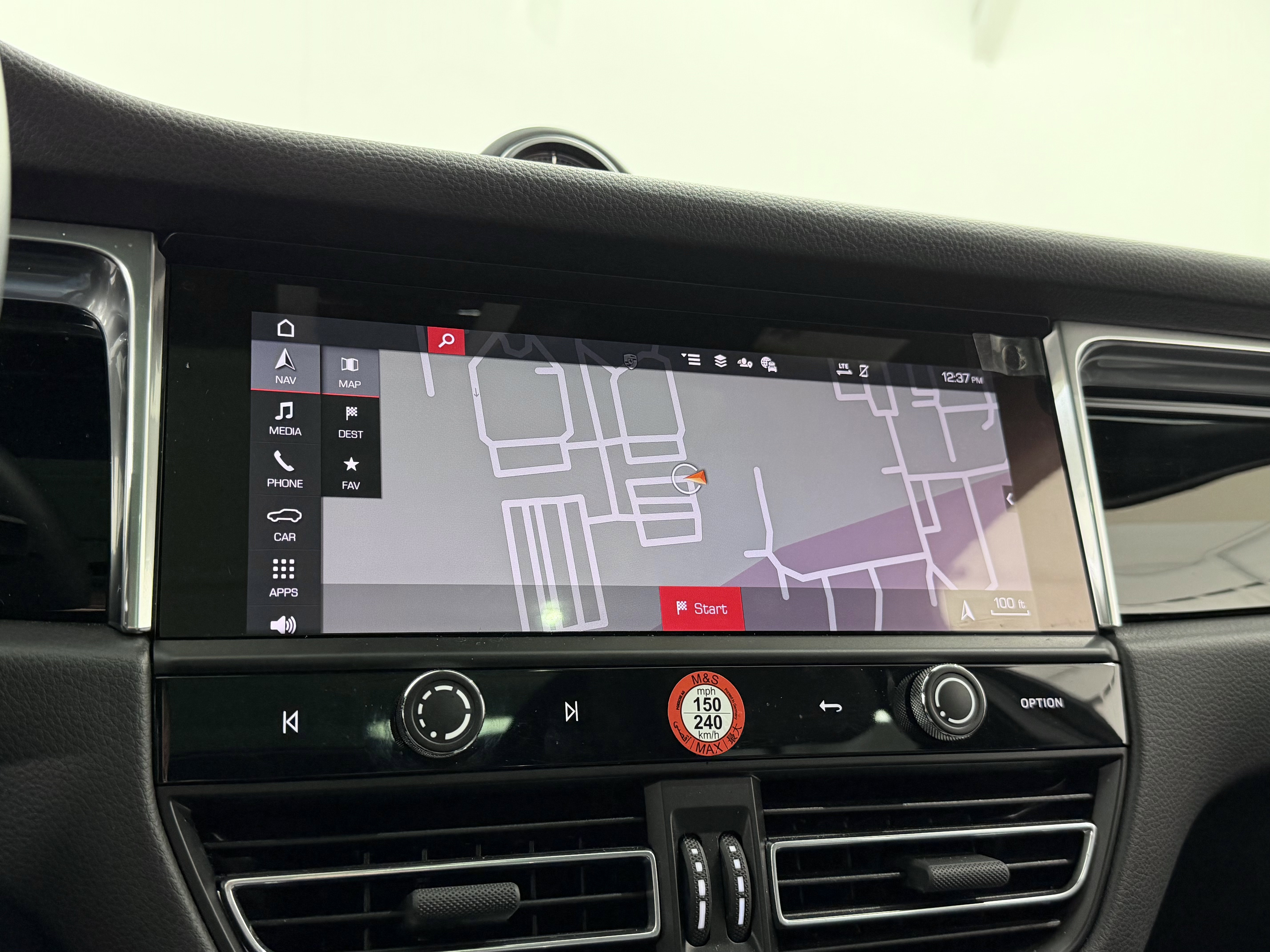 Certified 2025 Porsche Macan image 42