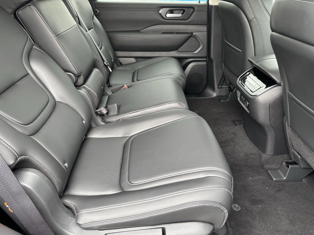 New 2026 Nissan Armada SV image 11