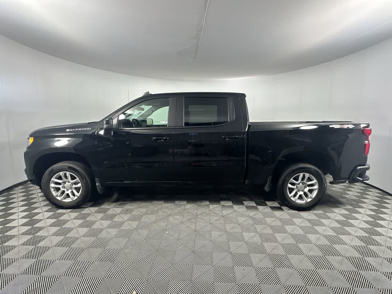 Used 2026 Chevrolet Silverado 1500 RST AWD/4WD image 5