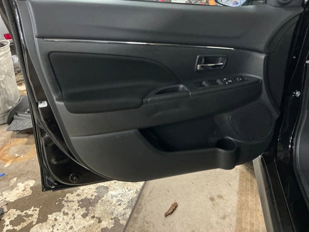 Used 2025 Mitsubishi Outlander Sport LE image 10