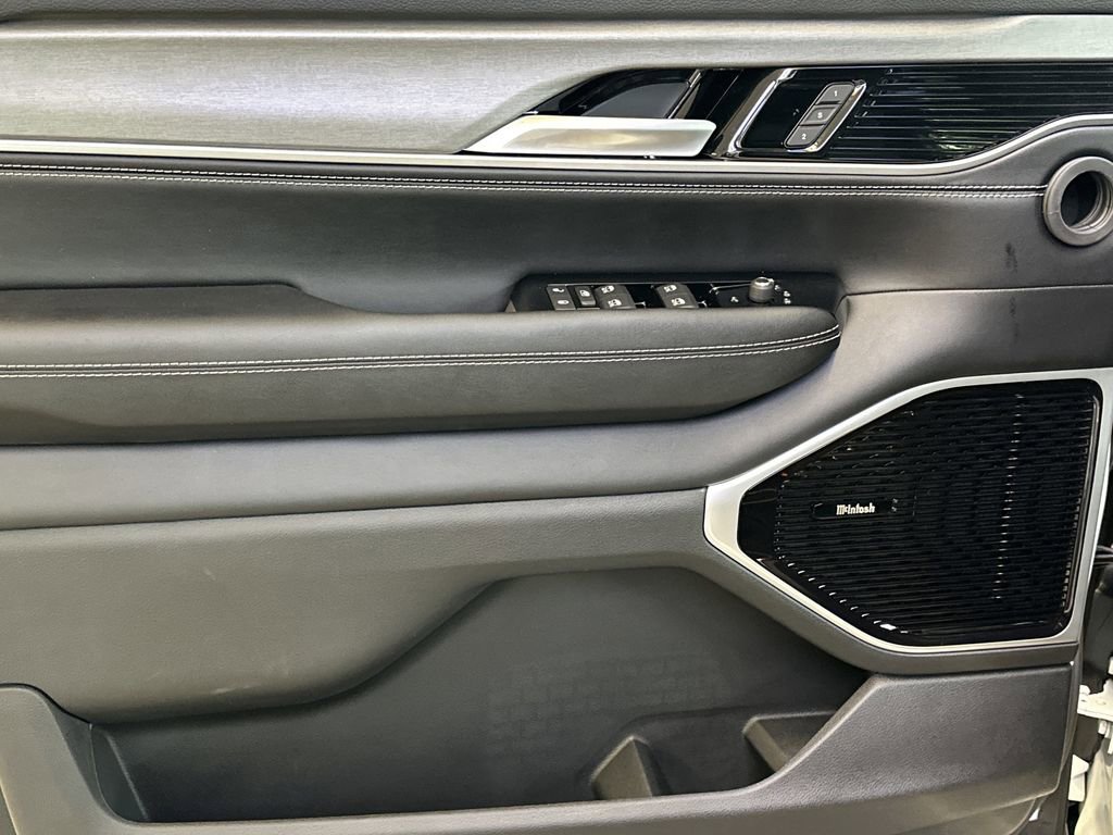 New 2026 Jeep Grand Wagoneer L Limited AWD/4WD image 7