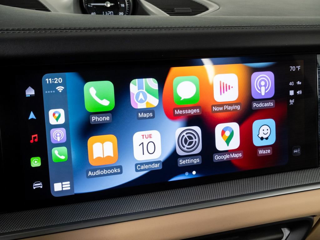 Certified 2024 Porsche Cayenne Base image 16