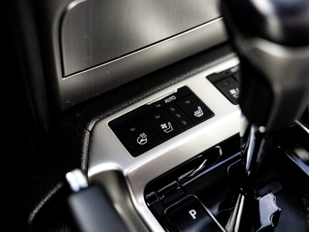 Used 2016 Toyota Land Cruiser AWD/4WD image 26