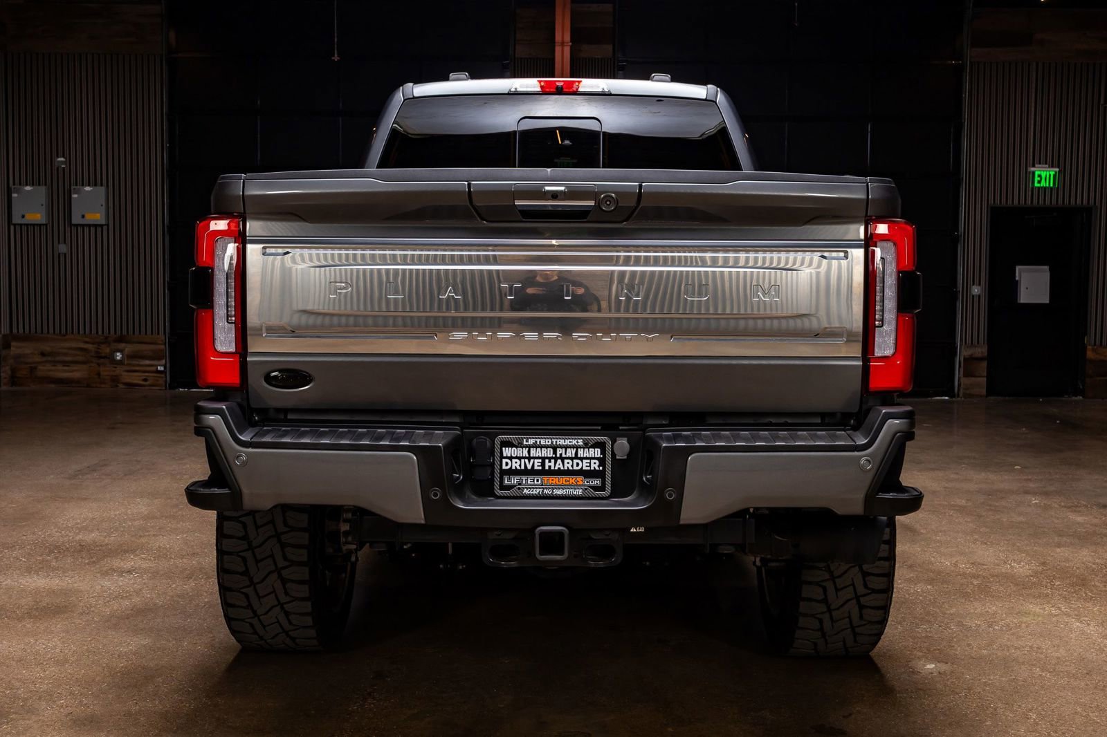 Used 2024 Ford F350 Platinum w/ Tremor Off-Road Package AWD/4WD image 7