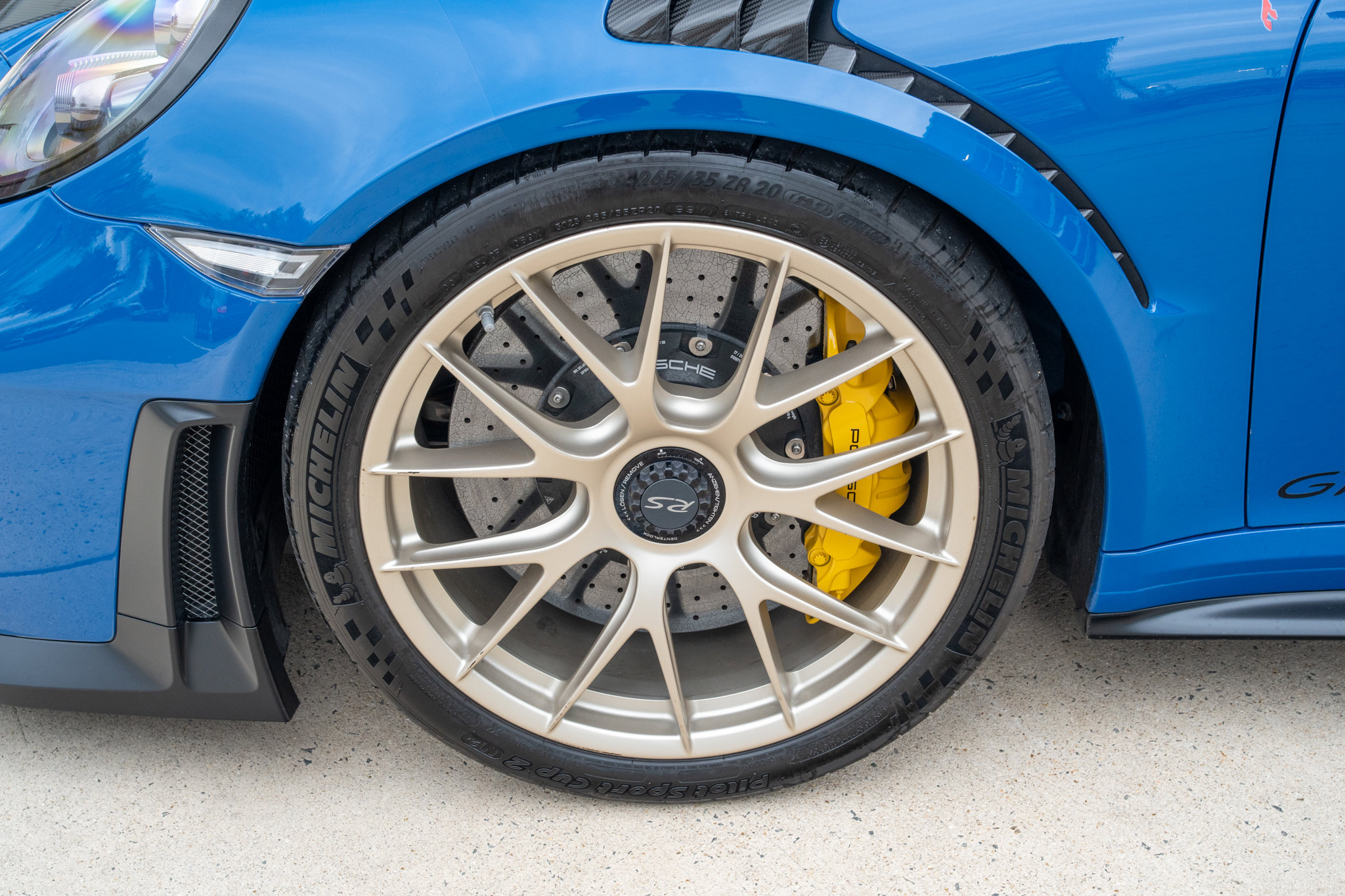 Used 2018 Porsche 911 GT2 RS image 30