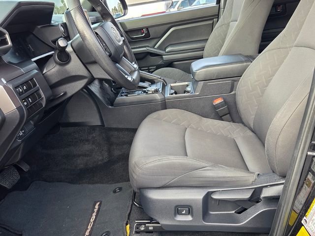 Used 2024 Toyota Tacoma SR5 AWD/4WD image 11