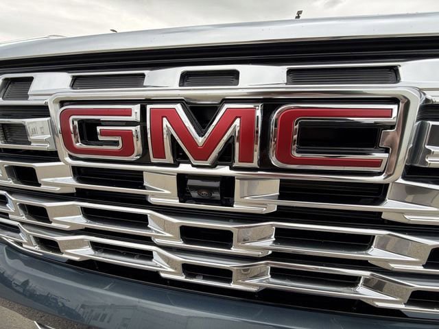 New 2026 GMC Terrain Denali w/ LPO, Floor Liner Package AWD/4WD image 30