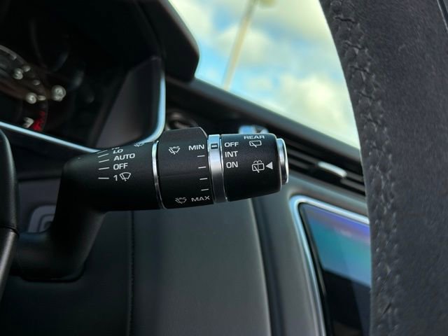 Used 2022 Land Rover Range Rover Sport HST image 13