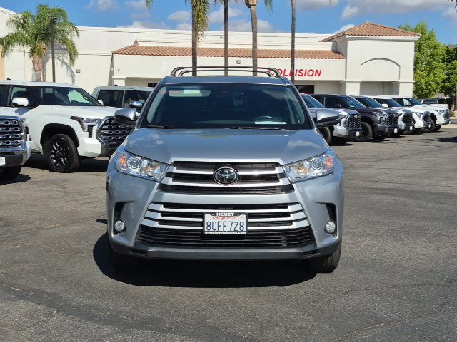Used 2018 Toyota Highlander XLE w/ Protection Package #3 FWD image 2