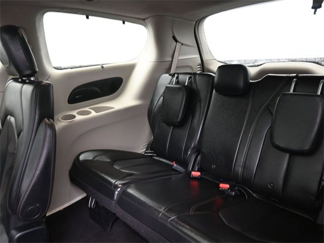 Used 2018 Chrysler Pacifica Touring-L Plus w/ Tire & Wheel Group image 19