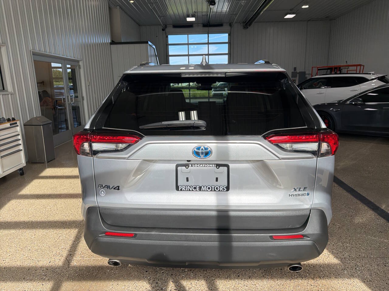 Used 2022 Toyota RAV4 XLE AWD/4WD image 4