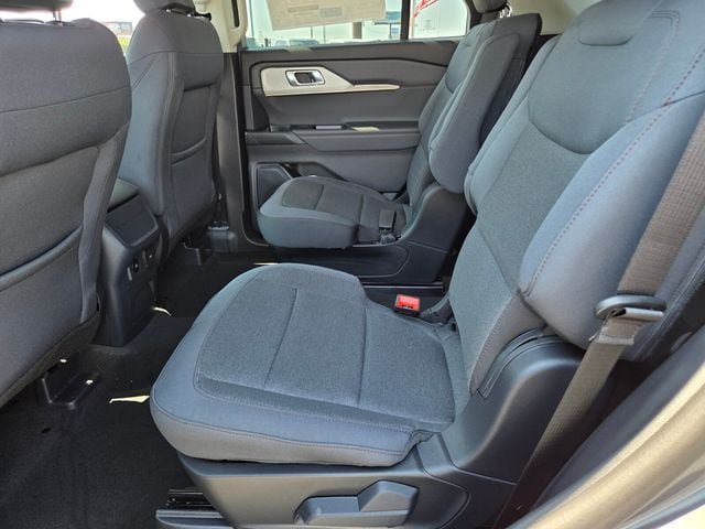 New 2026 Ford Explorer Active RWD image 6
