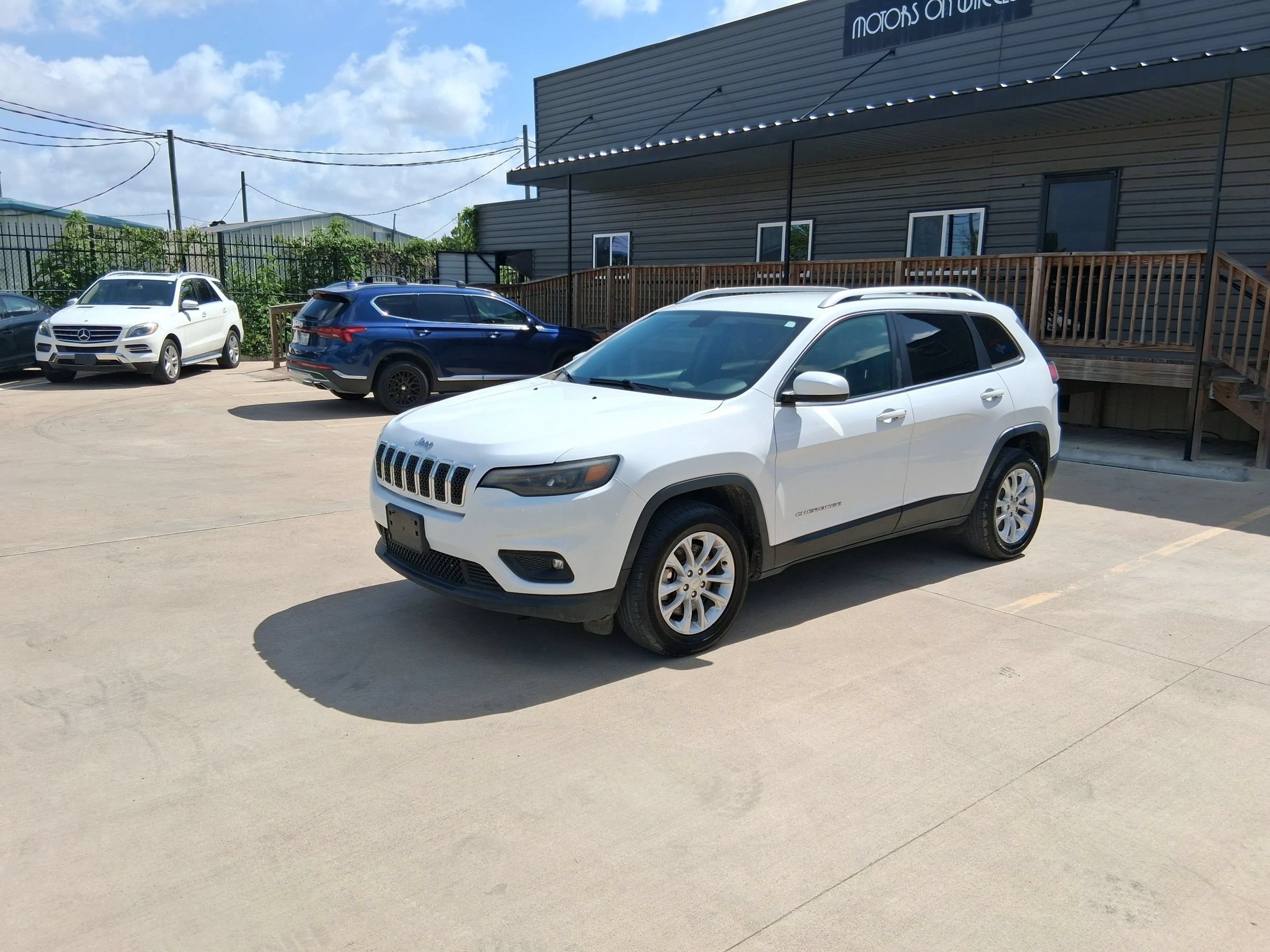 Used 2019 Jeep Cherokee Latitude w/ Popular Appearance Group