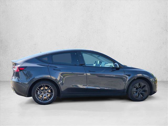 Used 2025 Tesla Model Y Long Range RWD image 4