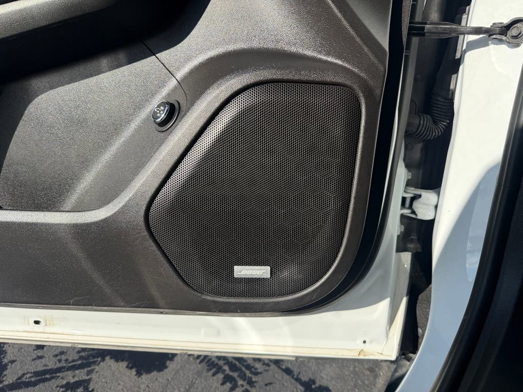 Used 2022 GMC Acadia SLT image 17