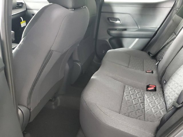 New 2026 Nissan Kicks SV w/ Cold Weather Package FWD image 31