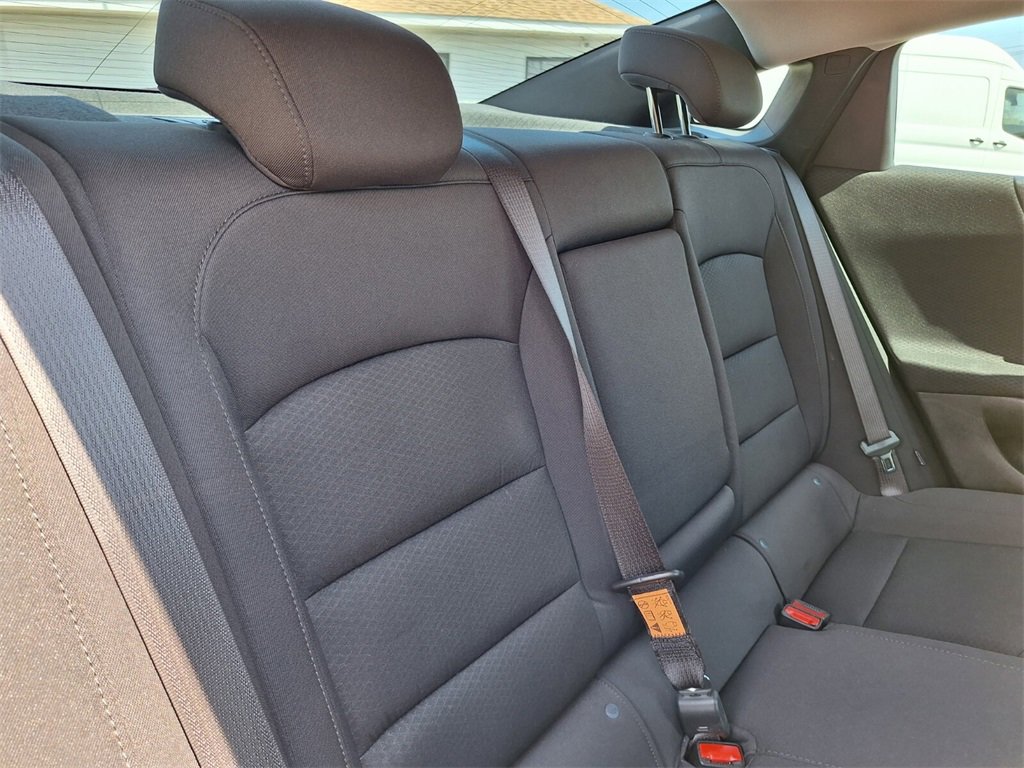 Used 2022 Chevrolet Malibu LT image 26