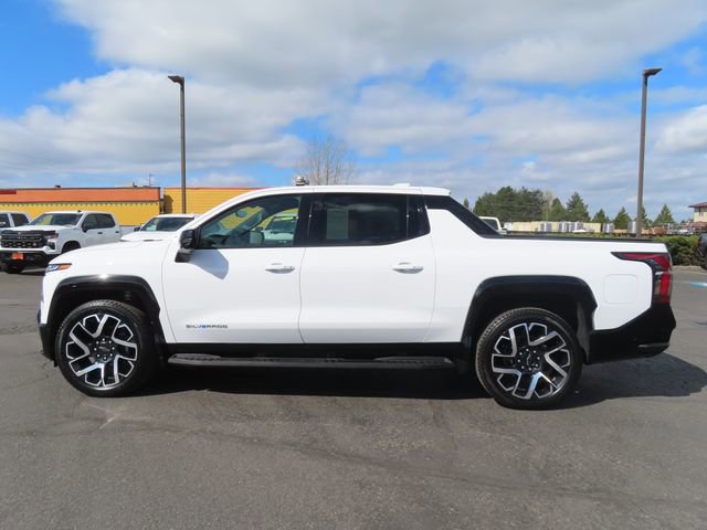 Used 2025 Chevrolet Silverado EV RST image 4