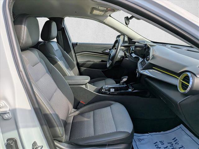 Used 2024 Chevrolet Trax LT w/ Driver Confidence Package image 21