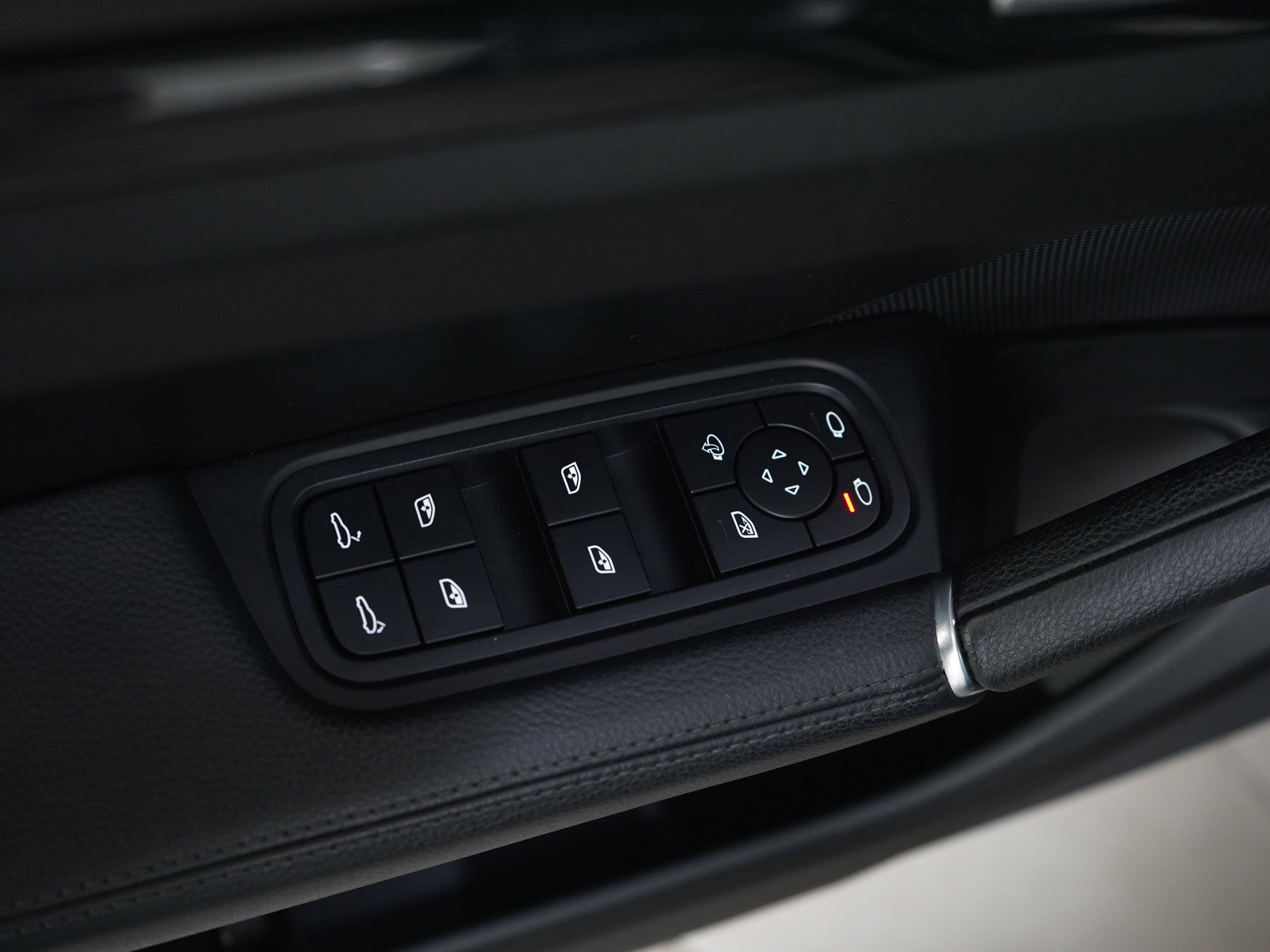 Used 2022 Porsche Cayenne AWD/4WD image 21
