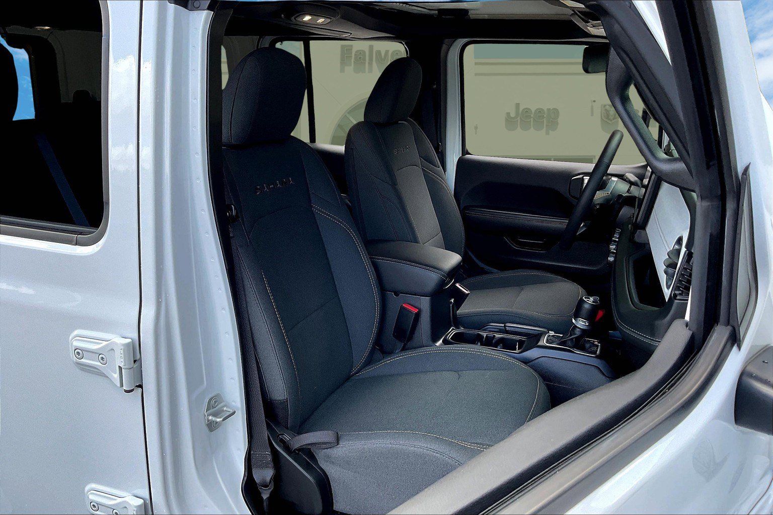 Used 2024 Jeep Wrangler Sahara image 7