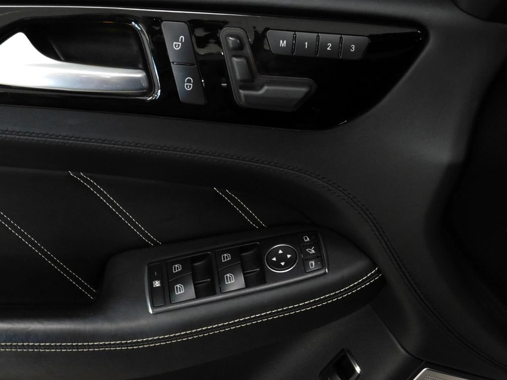 Used 2014 Mercedes-Benz ML 63 AMG 4MATIC image 22