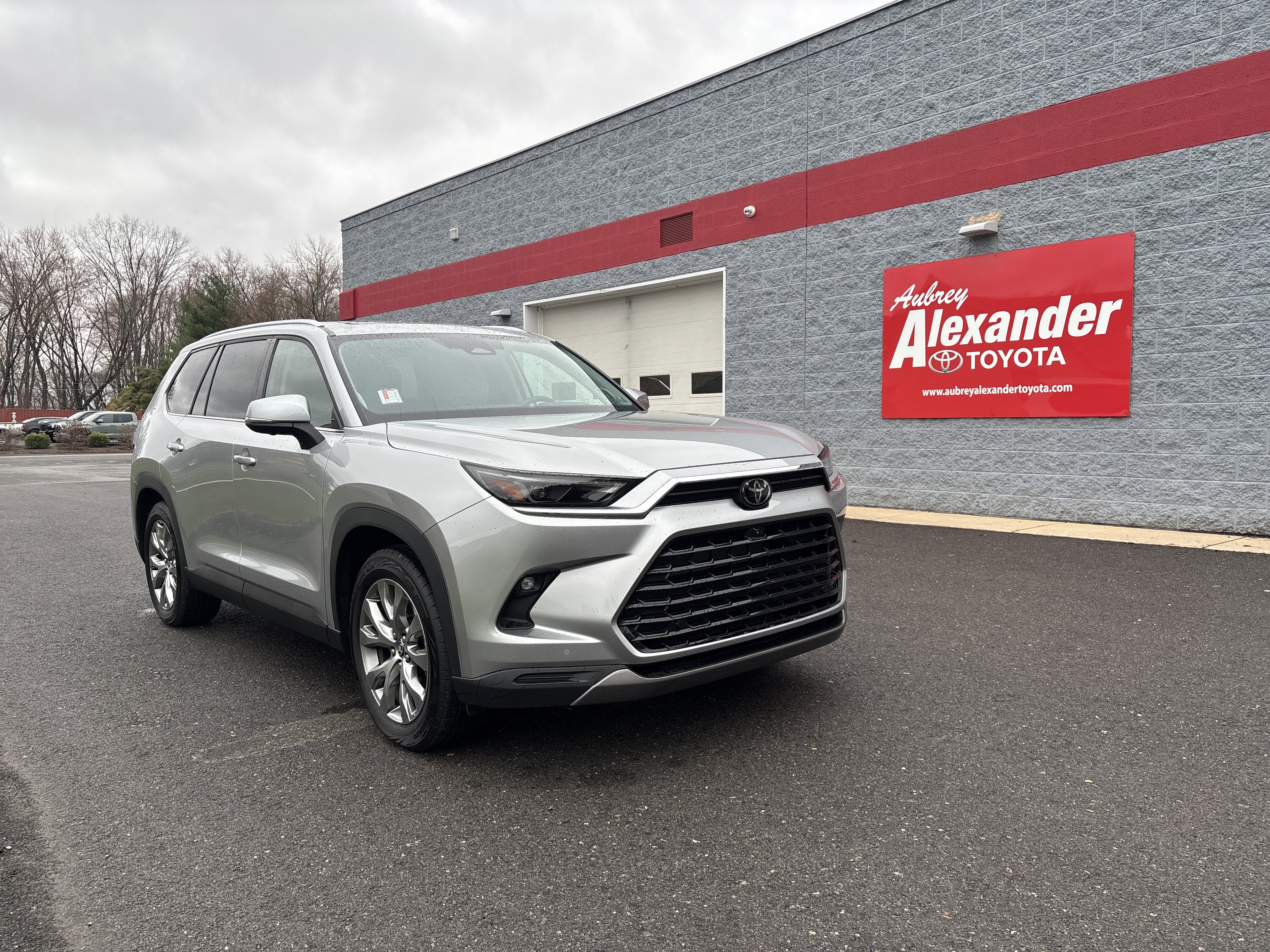 Certified 2024 Toyota Grand Highlander Limited image 1