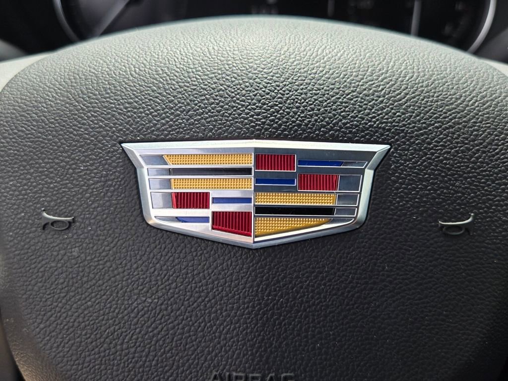Used 2023 Cadillac XT4 Premium Luxury FWD image 28