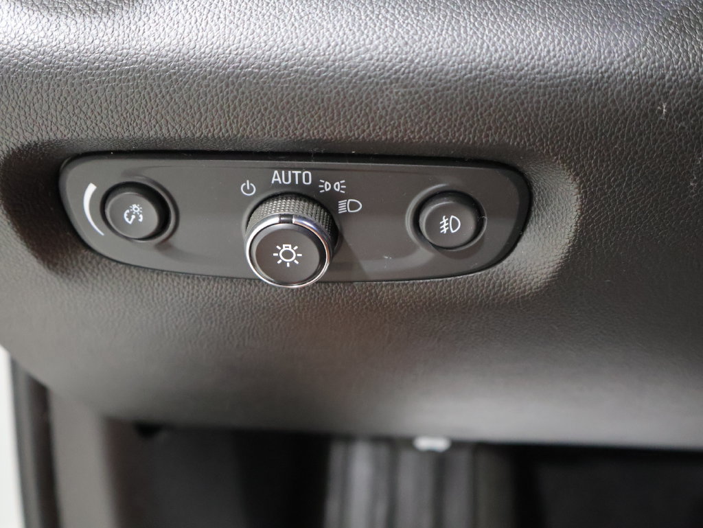 Used 2020 Chevrolet Traverse Premier AWD/4WD image 32