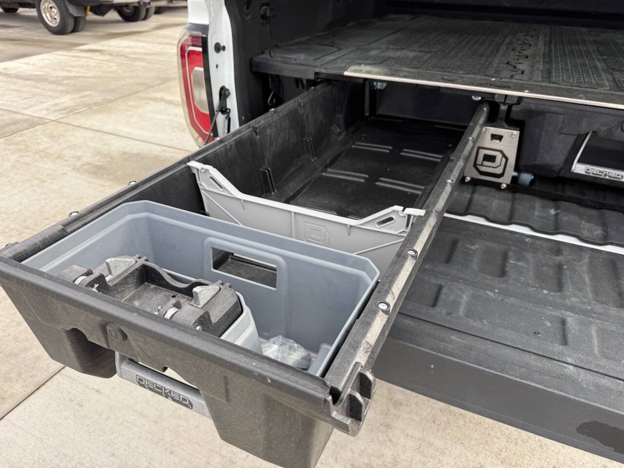 Used 2018 GMC Sierra 1500 SLT image 29