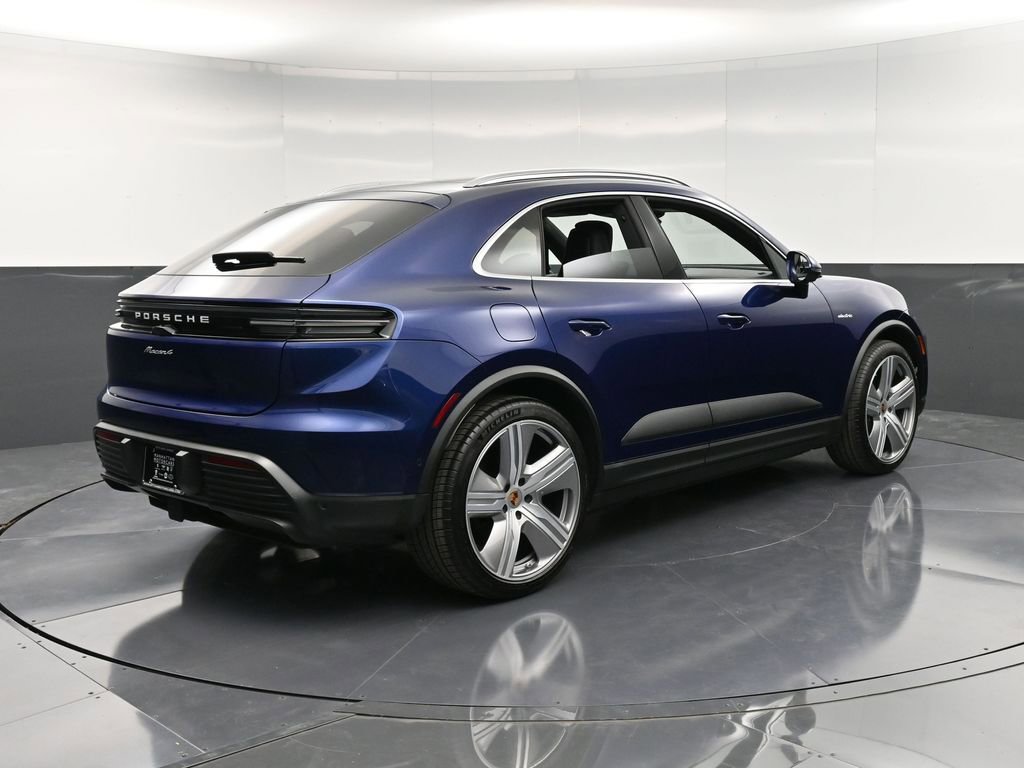 Certified 2024 Porsche Macan 4 Electric image 8