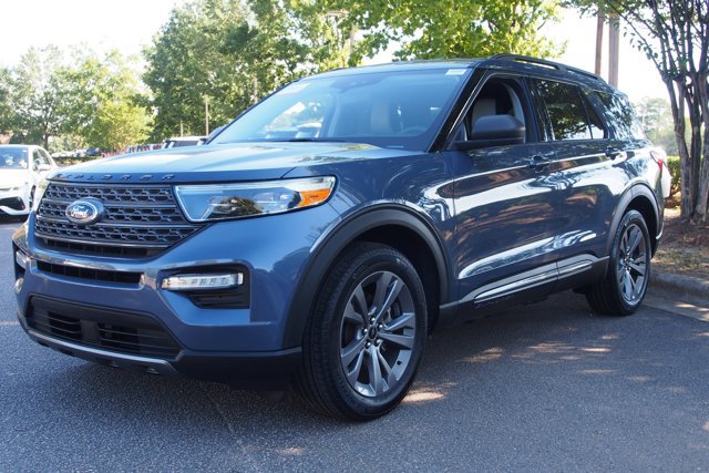 Certified 2021 Ford Explorer XLT w/ Equipment Group 202A RWD image 3