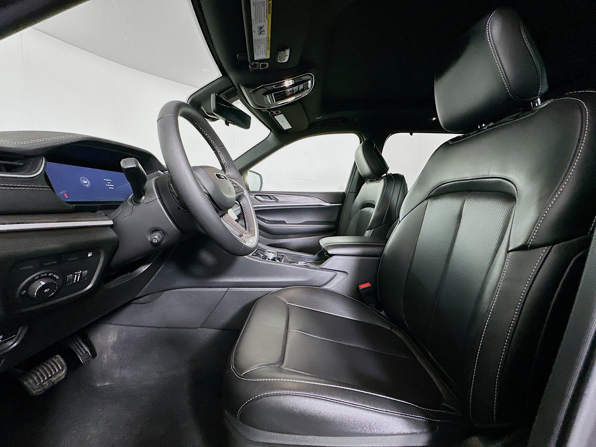 Used 2024 Jeep Grand Cherokee Limited 4xe image 13