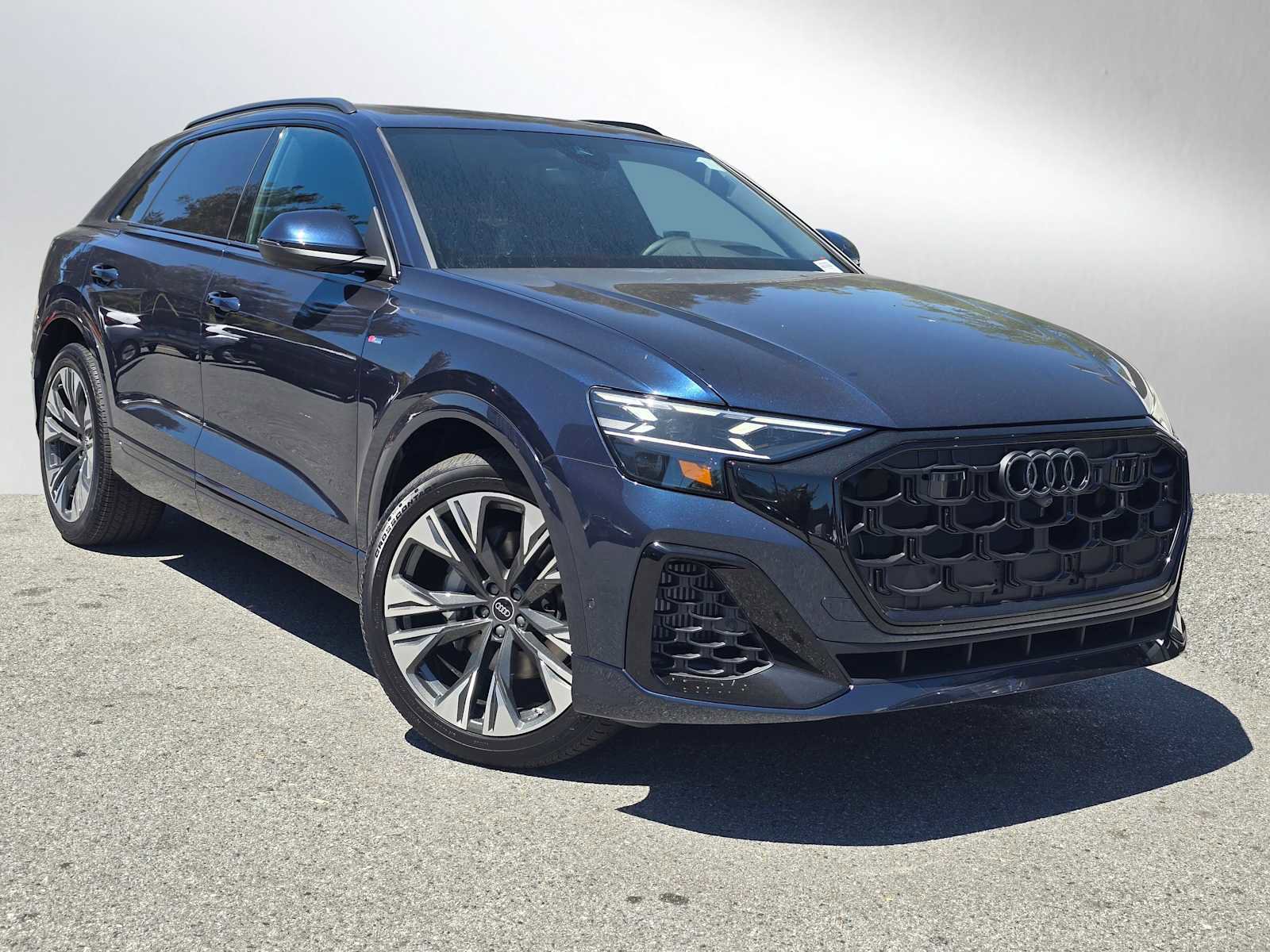 New 2025 Audi Q8 Prestige