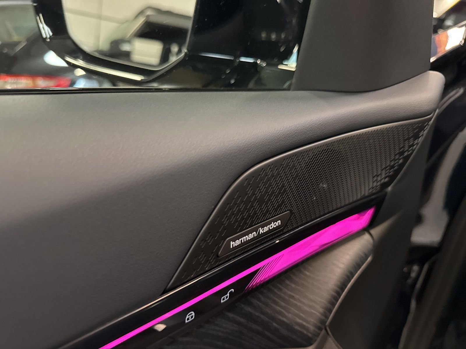 Used 2025 BMW i5 eDrive40i w/ M Sport Package image 14