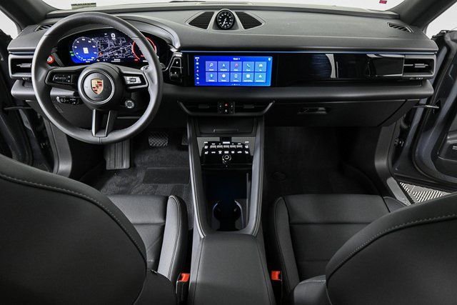 Certified 2025 Porsche Macan Electric image 18